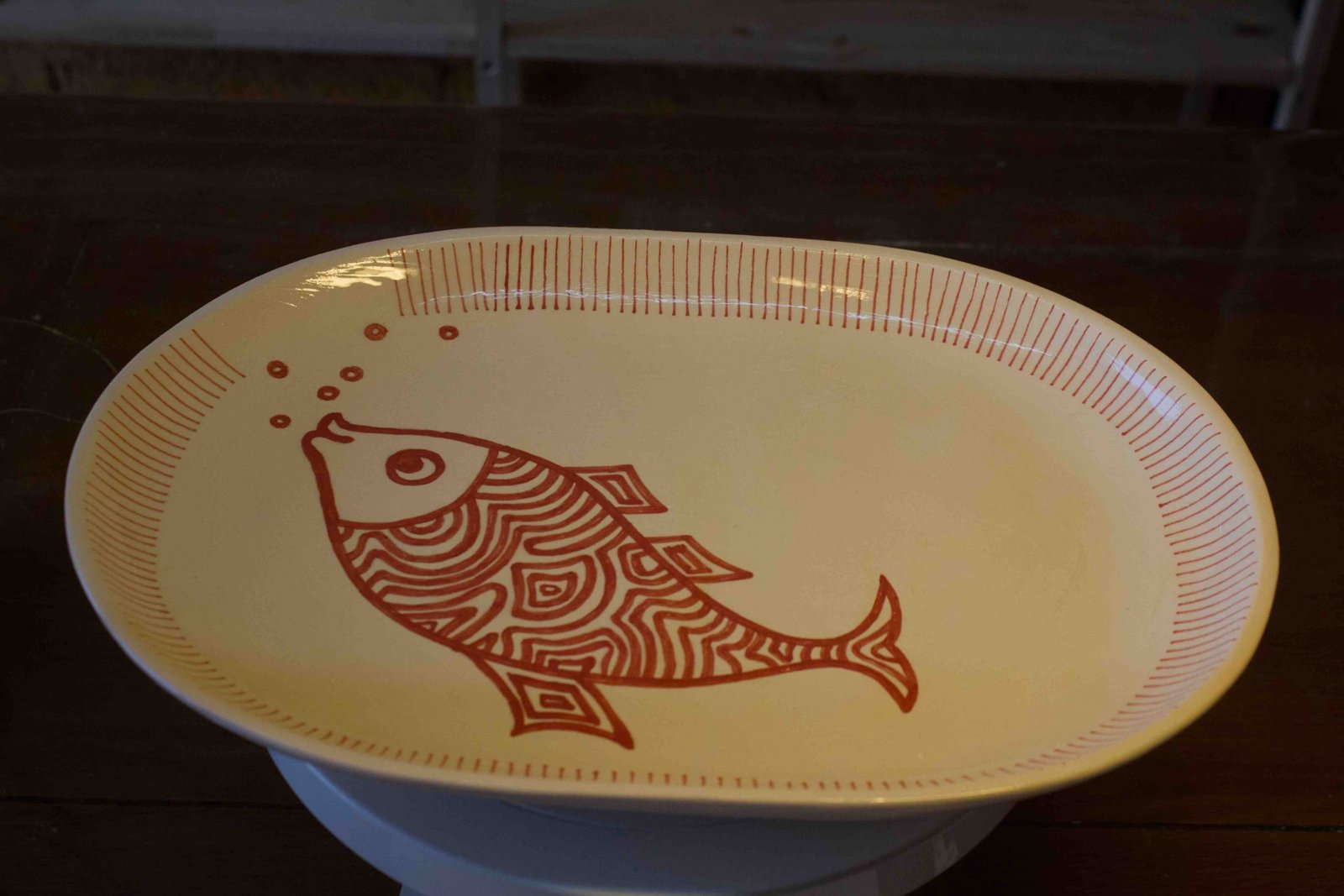 20210339-AV-Assiette ovale céramique émaillée décor poisson motif 1-0-31-22-3-600-CER-0.00