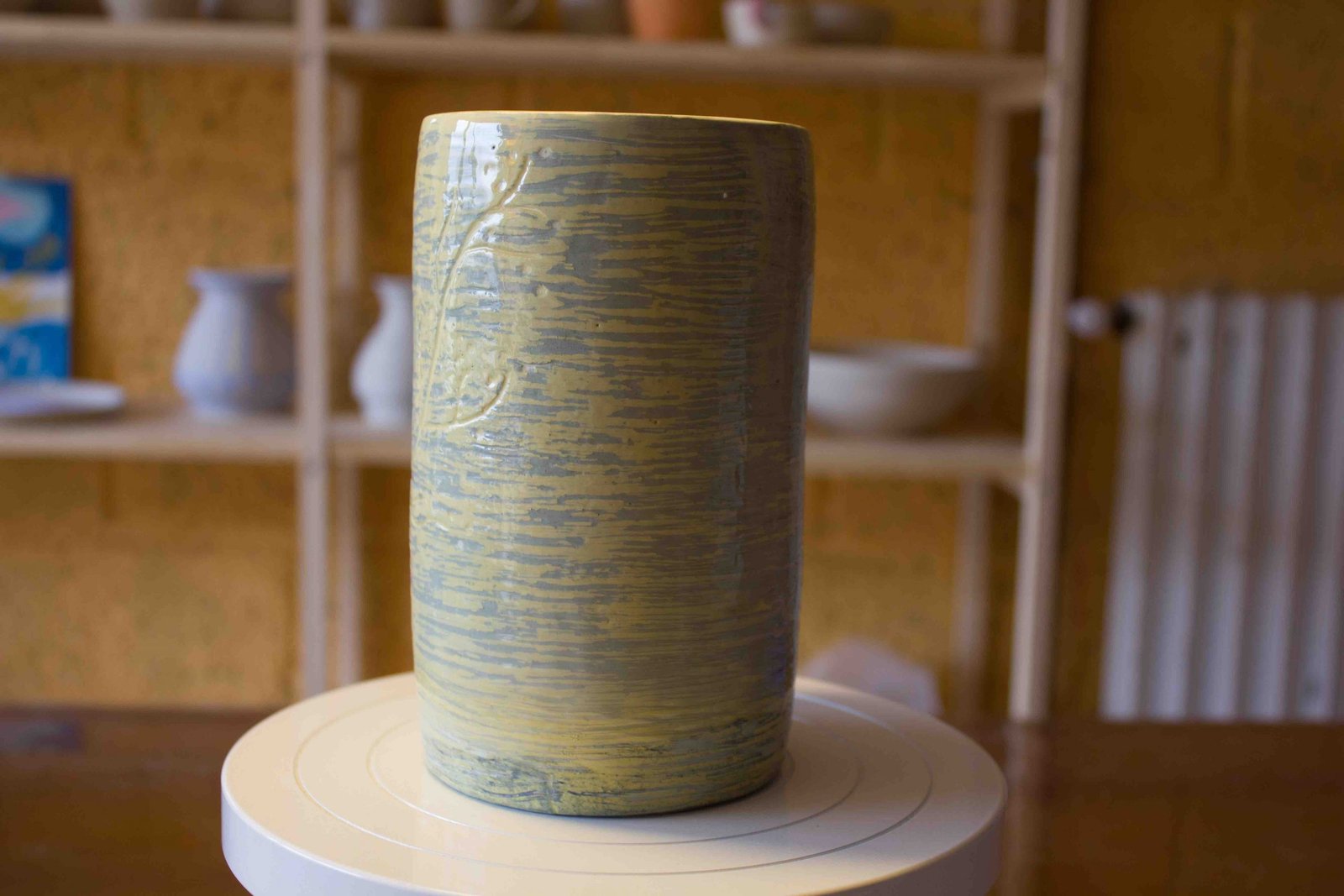 20210349-AV-Vase céramique émaillé décor branche Jaune & Vert-10.5-0-0-18-1050-CER-0.00