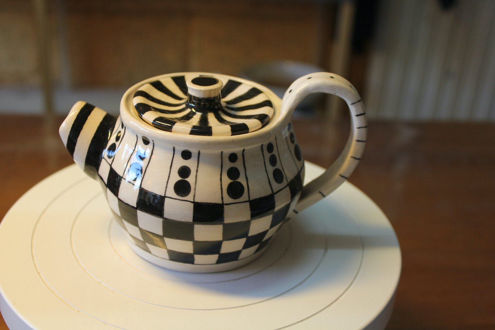 20211003 - Théière décor damier noir