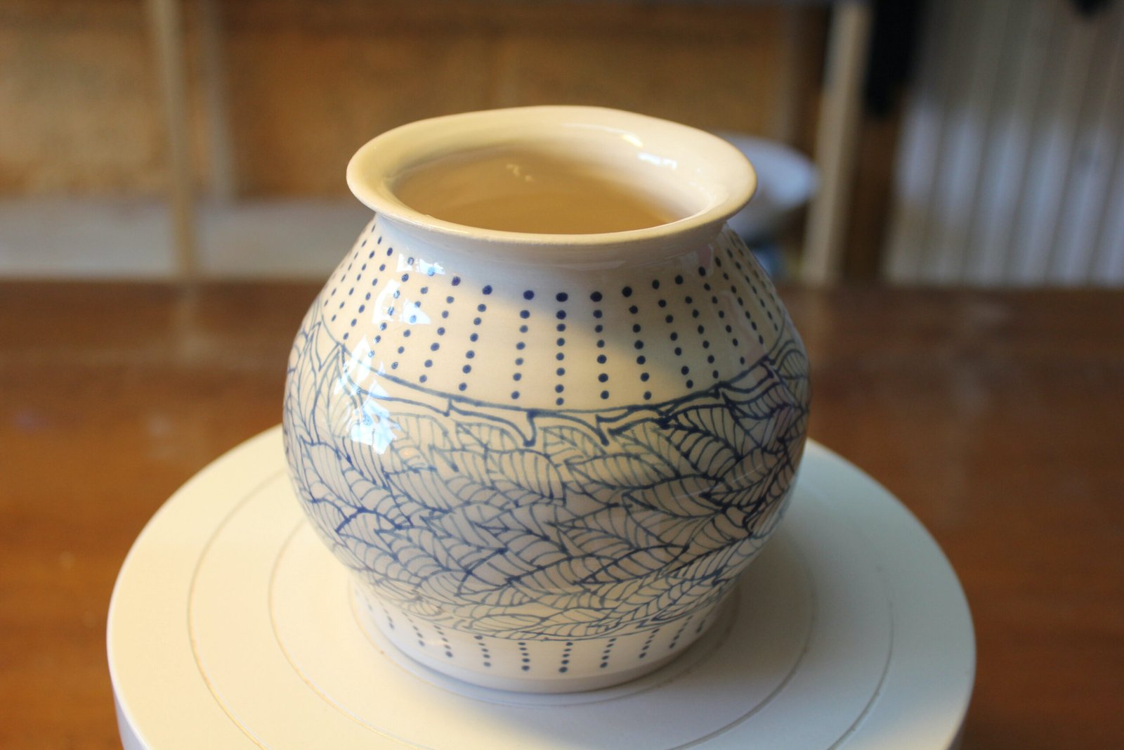 20211004 - Vase décor feuilles bleues